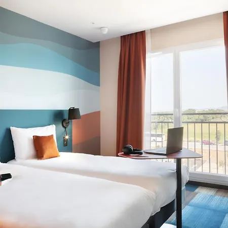 Hotel Ibis Styles Miramas Exterior foto