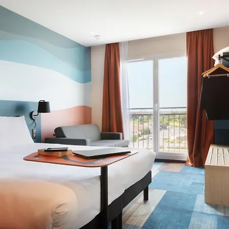 Hotel Ibis Styles Miramas Exterior foto